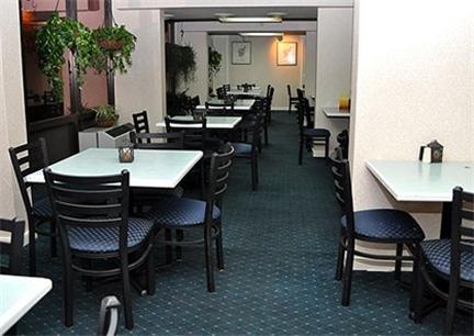 Quality Inn & Suites Вильямсбург Экстерьер фото